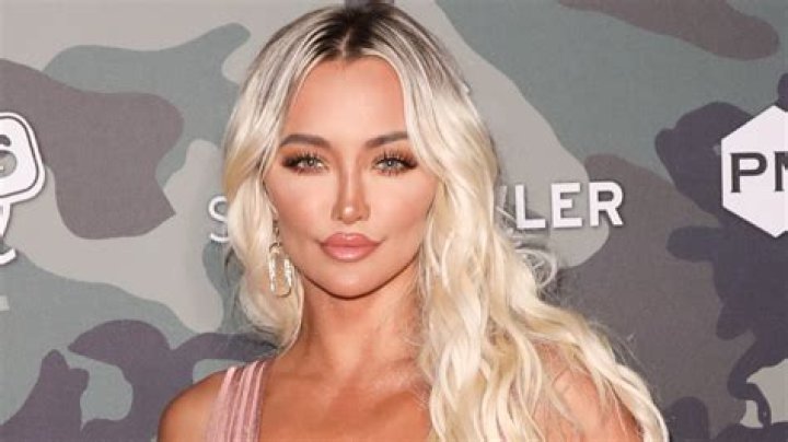 A Peek Into The Private World Of Lindsey Pelas And Her Enigmatic Boyfriend